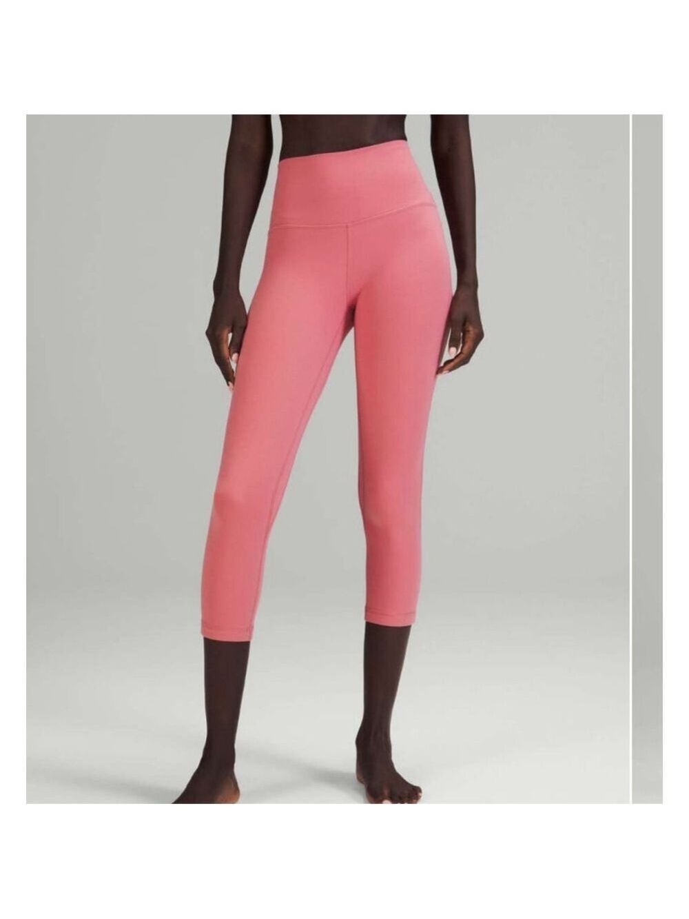 Lululemon Align High-Rise Crop 21", size 12
Dusty Pink color